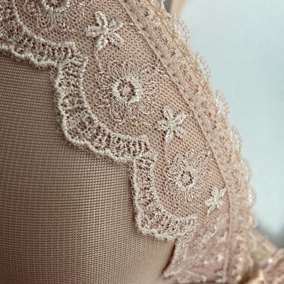 Wacoal NWT 2 Bra Bundle Size 34B Lingerie Underwire Everyday Comfort Coquette - Picture 8 of 12